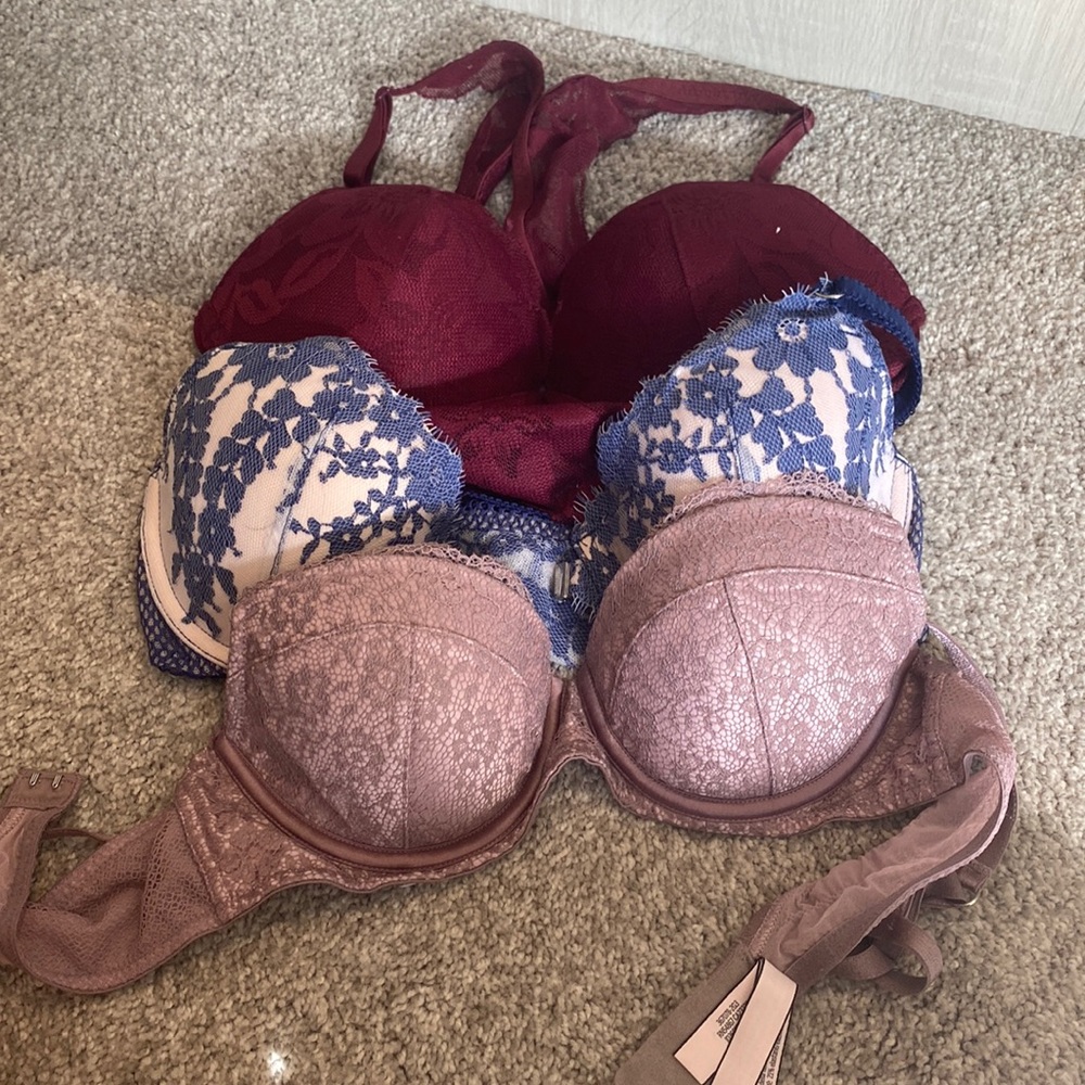 Victoria secret bundle of bras